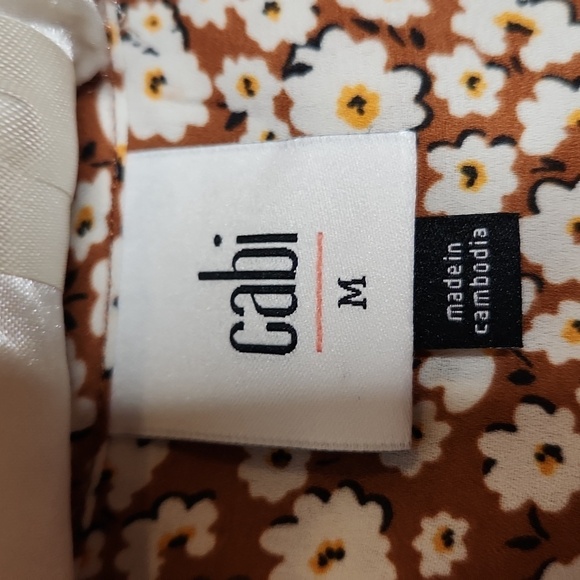 CAbi Folklore Floral Lark Top Size M NWT - Picture 12 of 14